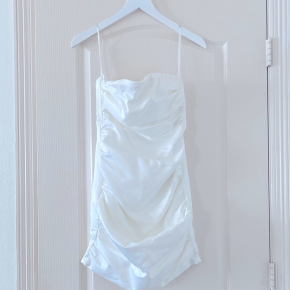 Satin Mini dress with bow - Picture 3 of 6